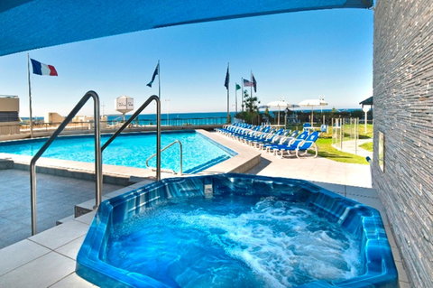 Surfers International Apartments - Tourism Canberra 1