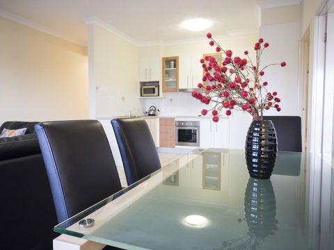 La Vida On Anzac - Tourism Canberra 0