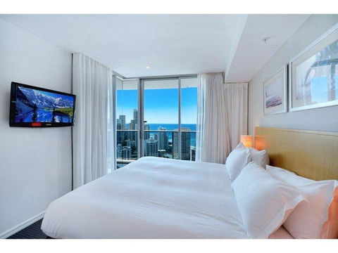H Star Residences-- Paradise Stayz - Tourism Canberra 9