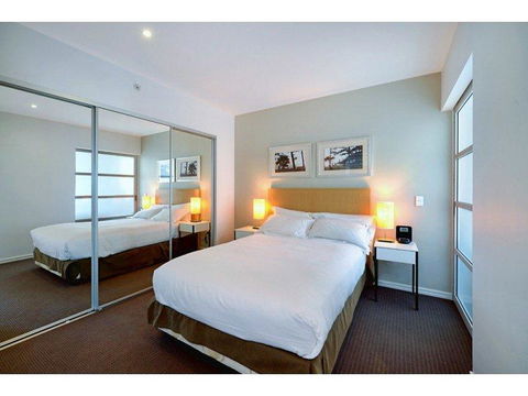 H Star Residences-- Paradise Stayz - Tourism Canberra 8