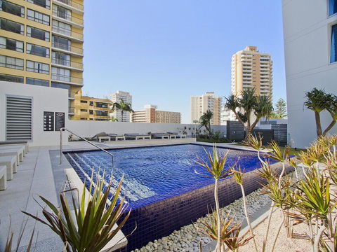 H Star Residences-- Paradise Stayz - Tourism Canberra 6