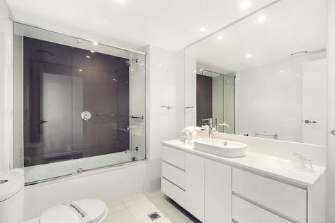 H Star Residences-- Paradise Stayz - Tourism Canberra 0
