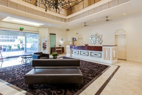 Central Cosmo Apartment Hotel - Tourism Canberra 6