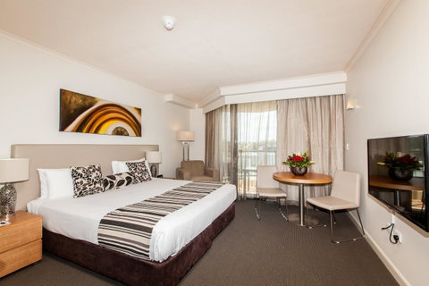 Central Cosmo Apartment Hotel - Tourism Canberra 1