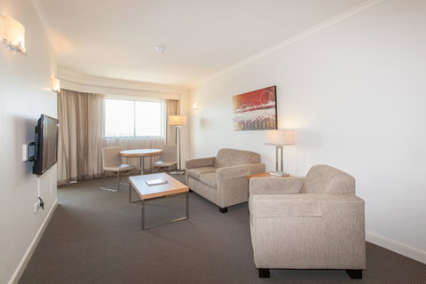 Central Cosmo Apartment Hotel - Tourism Canberra 16