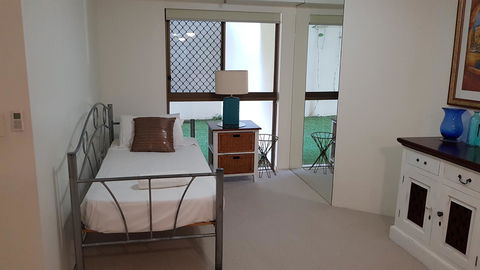Gemini Court Holiday Apartments - Tourism Canberra 14