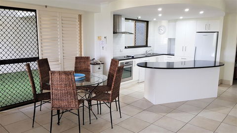 Gemini Court Holiday Apartments - Tourism Canberra 17
