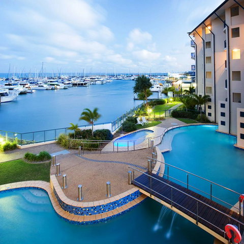 Mantra Hervey Bay - Tourism Canberra 0