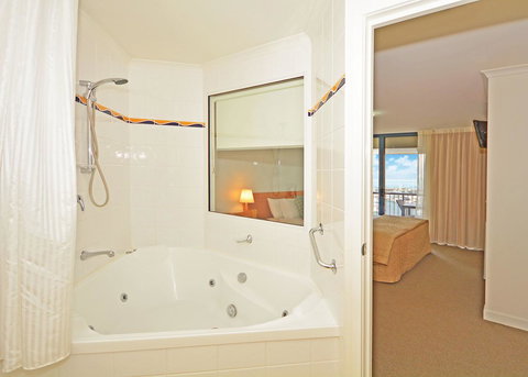 Mantra Hervey Bay - Tourism Canberra 24