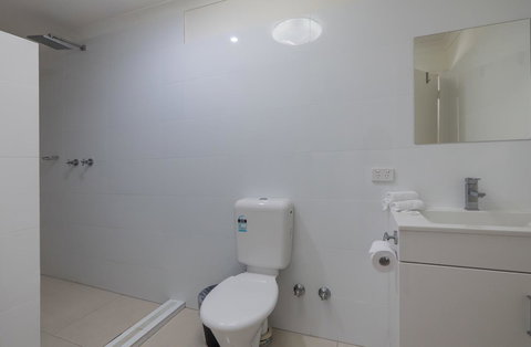 Bilinga Beach Motel - Tourism Canberra 40