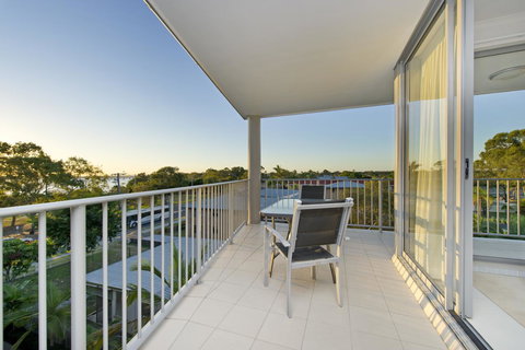 On The Bay Apartments - Tourism Canberra 13