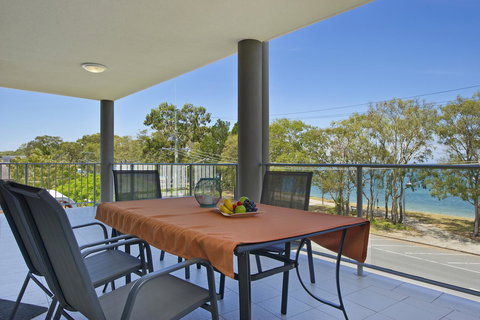 On The Bay Apartments - Tourism Canberra 7