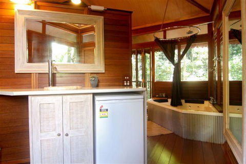 Cairns Rainforest Retreat - Tourism Canberra 4