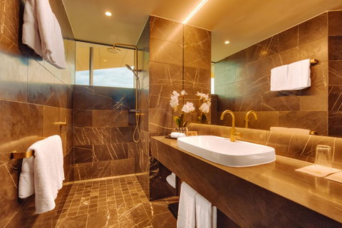 Eatons Hill Hotel - Tourism Canberra 11