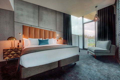 Eatons Hill Hotel - Tourism Canberra 15