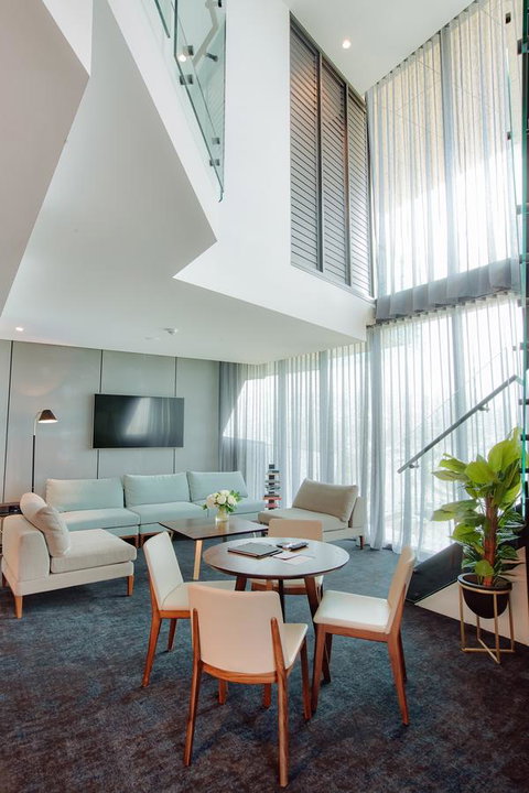Eatons Hill Hotel - Tourism Canberra 18