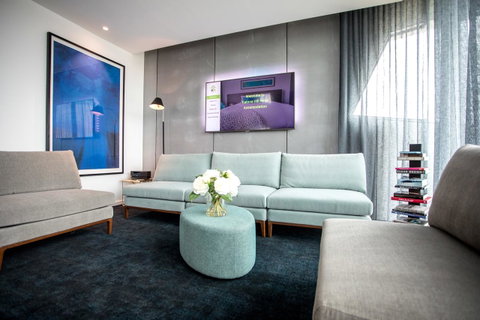 Eatons Hill Hotel - Tourism Canberra 32