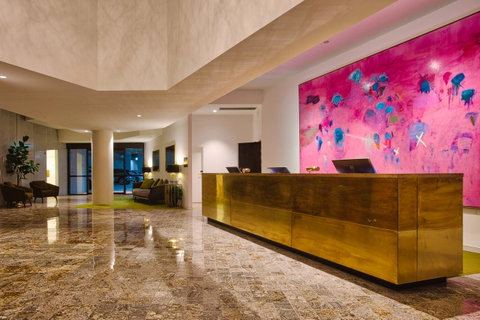 Eatons Hill Hotel - Tourism Canberra 0