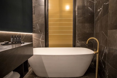 Eatons Hill Hotel - Tourism Canberra 27