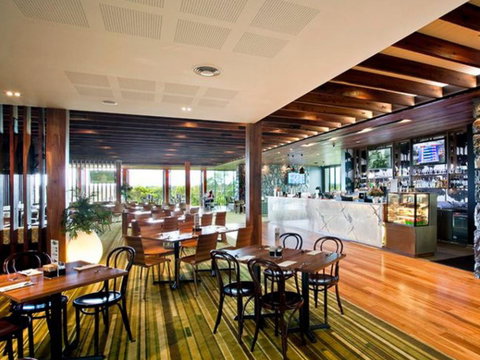 Eatons Hill Hotel - Tourism Canberra 6