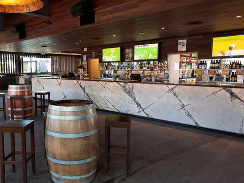 Eatons Hill Hotel - Tourism Canberra 38