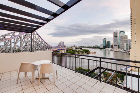 Oakwood Hotel & Apartments Brisbane - Tourism Canberra 1