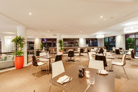 Oakwood Hotel & Apartments Brisbane - Tourism Canberra 7