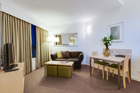 Oakwood Hotel & Apartments Brisbane - Tourism Canberra 3