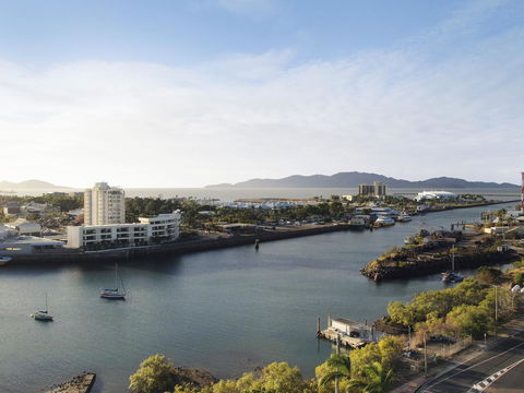 Oaks Townsville Metropole Hotel - Tourism Canberra 3