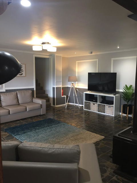 Malanda Manor Guesthouse - Tourism Canberra 20