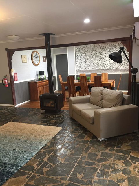 Malanda Manor Guesthouse - Tourism Canberra 21