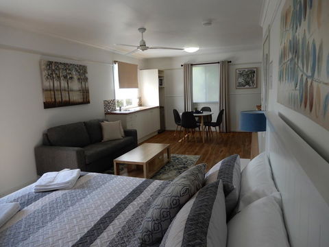 Malanda Manor Guesthouse - Tourism Canberra 19