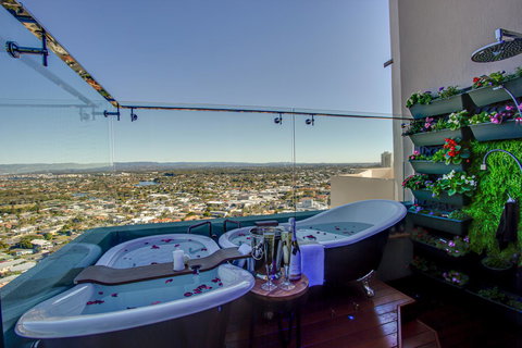 Burleigh Esplanade Apartments - Tourism Canberra 8