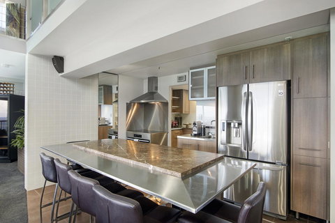 Burleigh Esplanade Apartments - Tourism Canberra 18