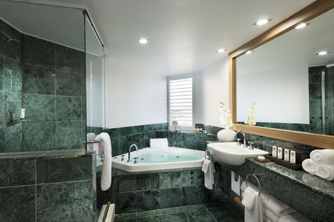 Sofitel Gold Coast Broadbeach - Tourism Canberra 4