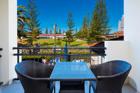 Island Beach Resort - Tourism Canberra 12