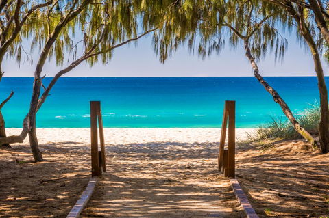Island Beach Resort - Tourism Canberra 2