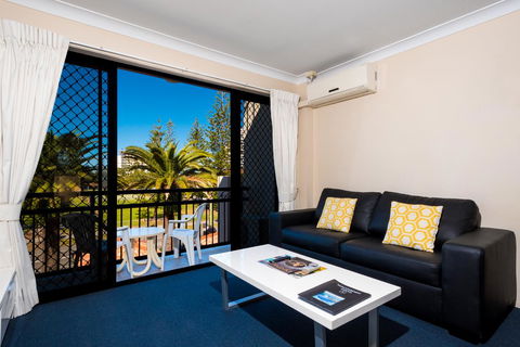 Island Beach Resort - Tourism Canberra 14