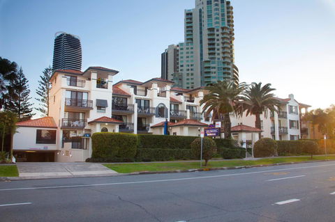 Island Beach Resort - Tourism Canberra 31