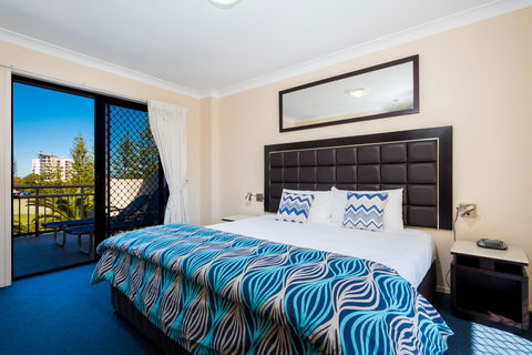 Island Beach Resort - Tourism Canberra 1