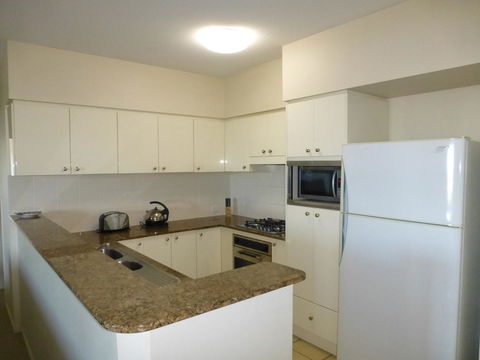 The Oasis Apartments - Tourism Canberra 16