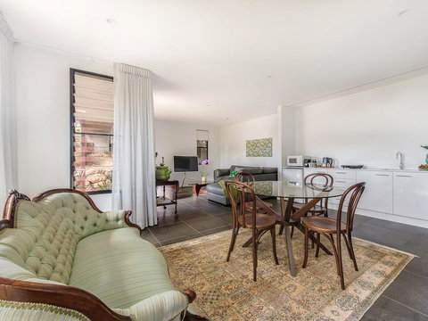 Sam's Buderim Mountain Guest House - Tourism Canberra 16