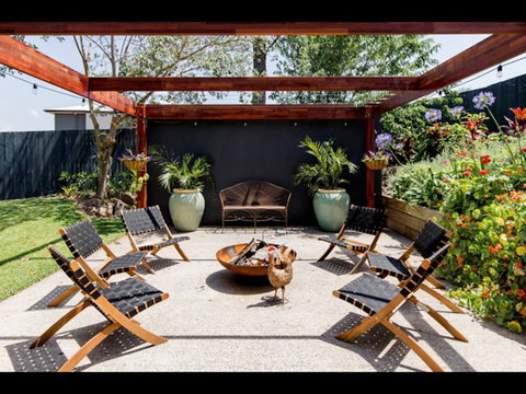 Sam's Buderim Mountain Guest House - Tourism Canberra 12