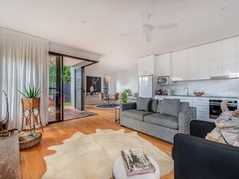 Sam's Buderim Mountain Guest House - Tourism Canberra 0