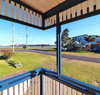 Waterside Retreat - Tourism Canberra
