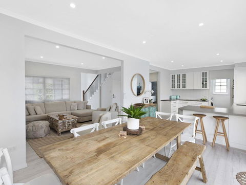 Waterview Beach House - Tourism Canberra 3