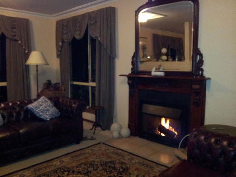 Waterview Gardens B&B - Tourism Canberra 3