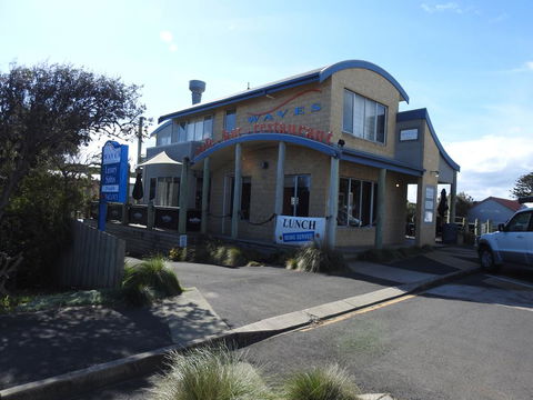 Waves Luxury Suites - Tourism Canberra 2