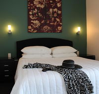 Whale Inn  Restaurant - Tourism Canberra