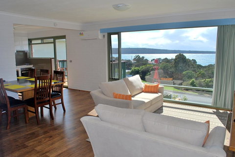 Whalevue - Unit 2 - Tourism Canberra 0